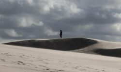 Три возраста, когда мы чувствуем себя наиболее одинокими