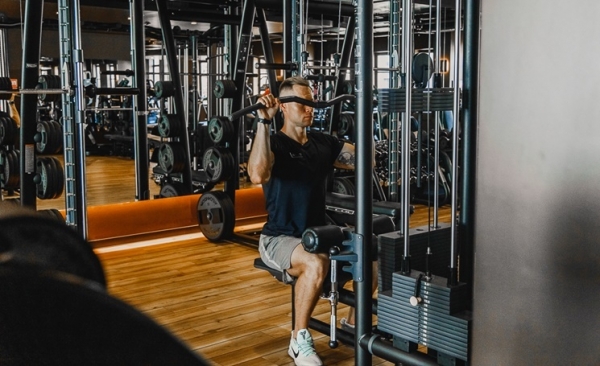 Подтянутое тело в 40+: план тренировок в зале для женщин Подтянутое тело в 40+: план тренировок в зале для женщин