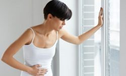 Крутит живот и тошнит: возможные причины