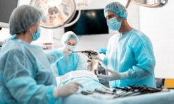 Частота отдаленных осложнений оказалась ниже при лапароскопическом лечении рака желудка