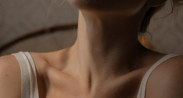 Составы, назначение, особенности: полный гид по скрабам для тела и лица